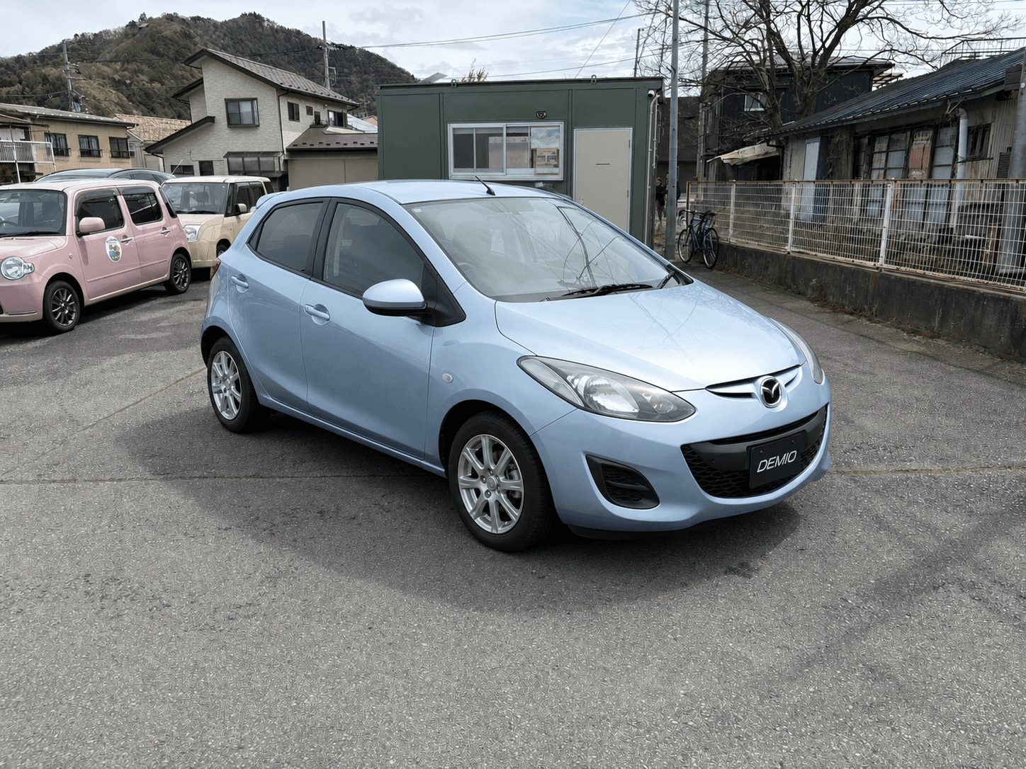 Mazda / Mazda2(Vehicle color may vary)